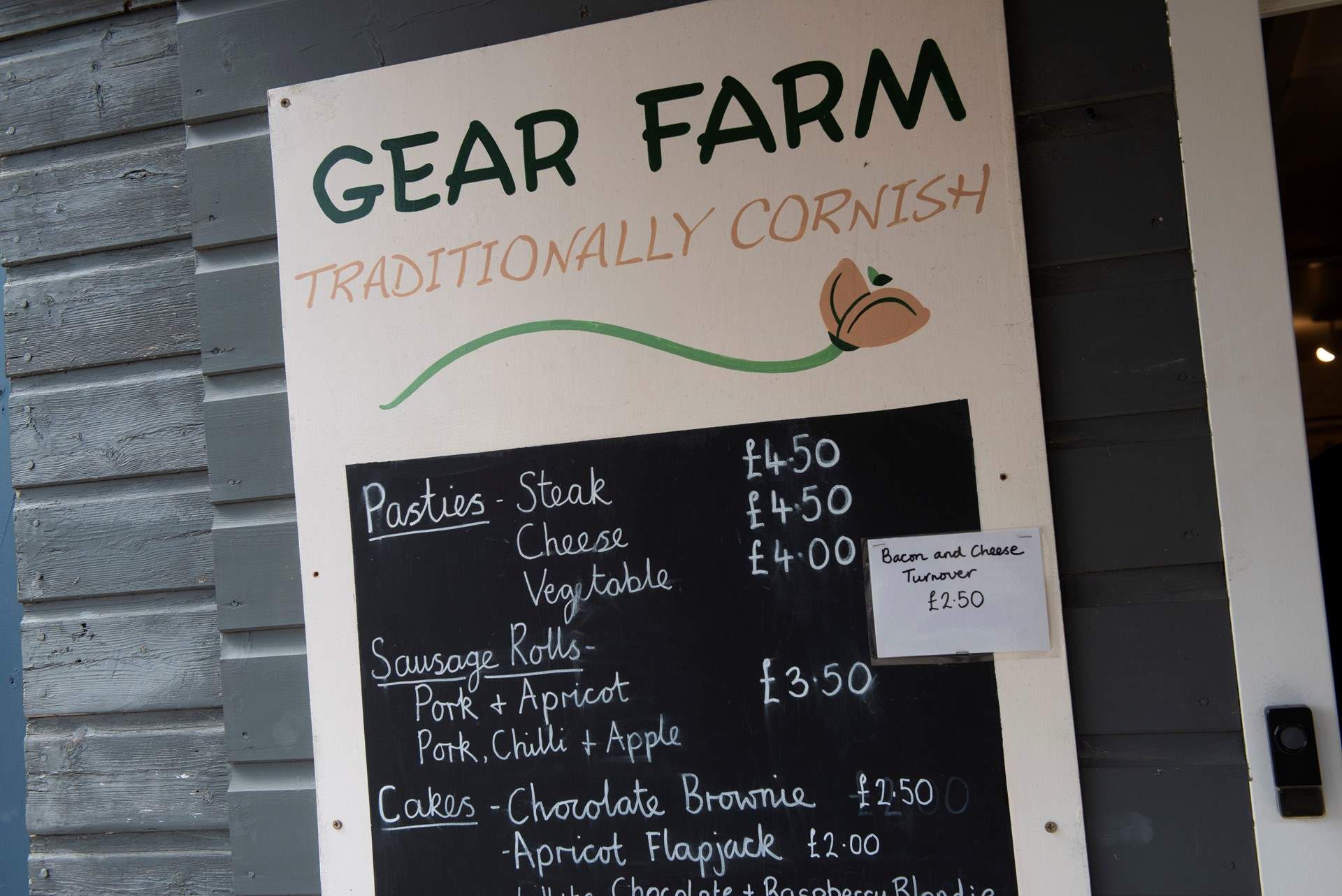 Gear Farm is very close by, is award winning for its iconic bakes and is adored by locals.