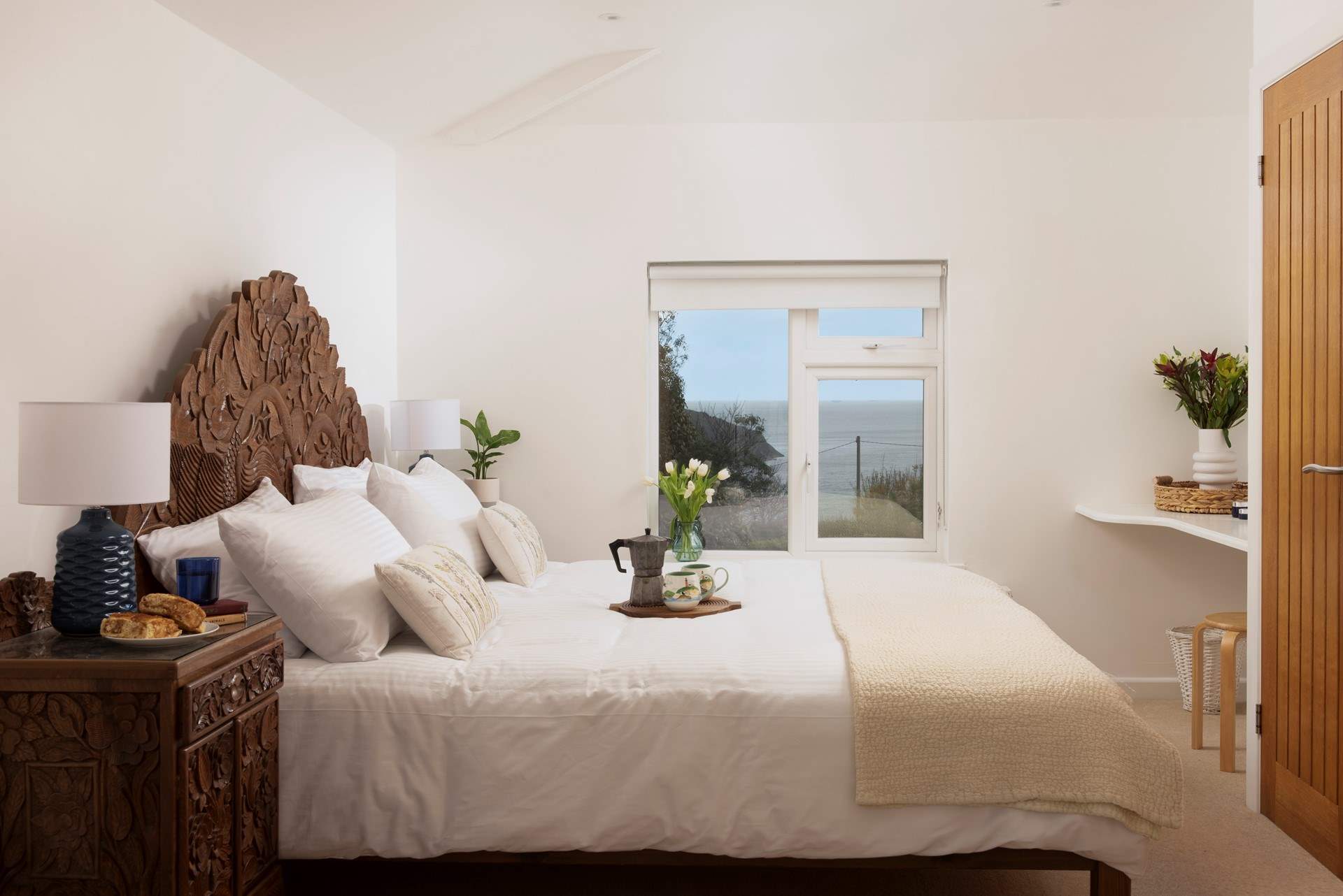 An exquisite super-king bed with yet another unparalleled outlook.