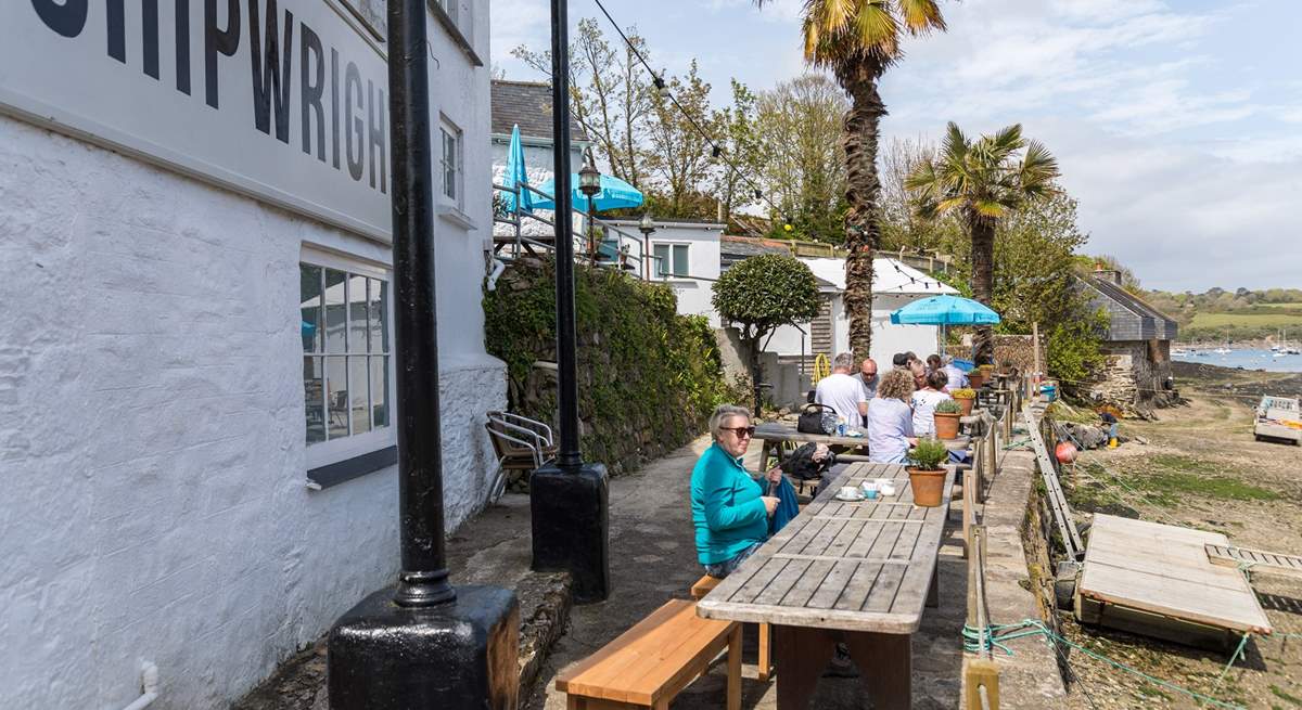 The Shipwrights is a lovely waterside pub, you can get the water taxi from here over the Helford to The Ferryboat inn.