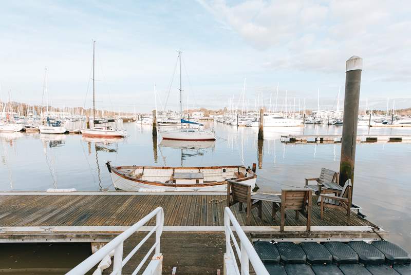 The pontoon is private to Myrtle Cottage; it can be used by guests or as a pick up location for various boats. Book a RIB across the Solent to The Isle of Wight or up-river to enjoy a picnic on the bankside.