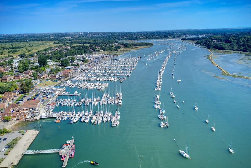 Boats galore on the River Hamble!