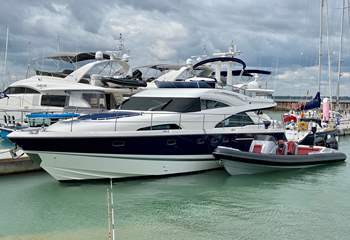 Privately charter a skippered 58ft motorboat or a 9.7mtr RIB for a wonderful day out on the solent.