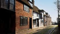 This delightful dog friendly cottage is the perfect base for couples.