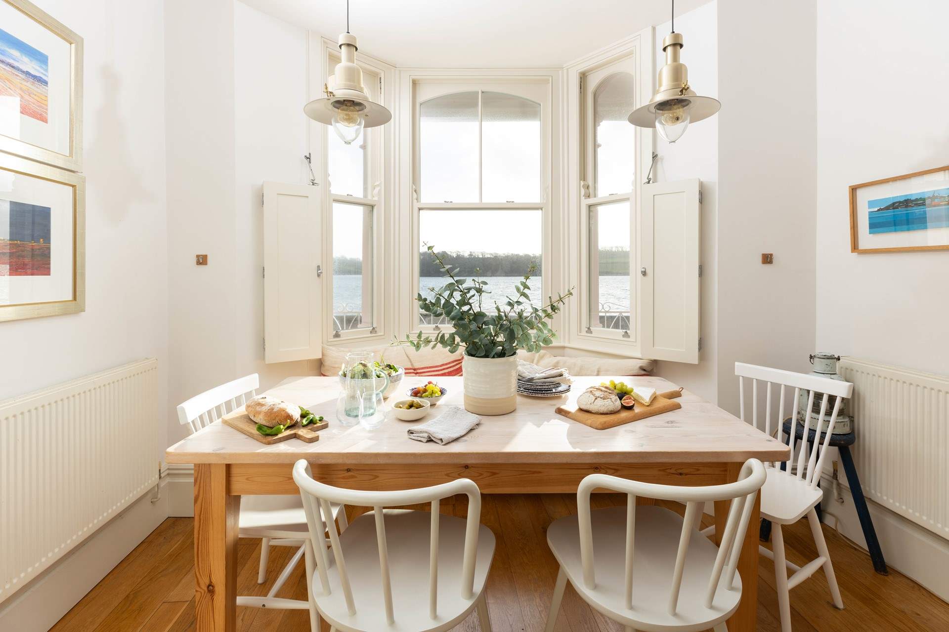 Take in the wonderful views over a bite to eat. 