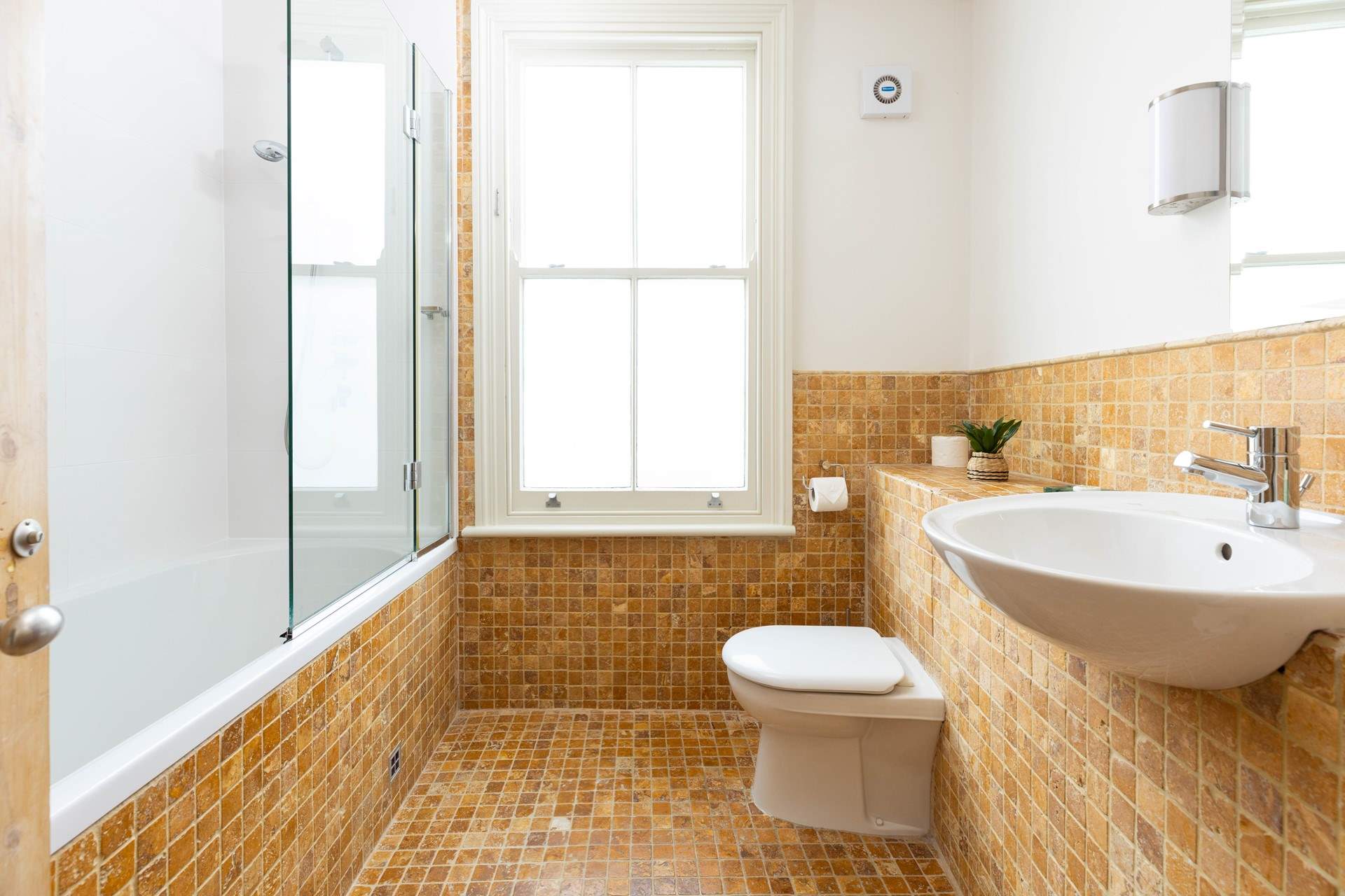 The family bathroom on the first floor.