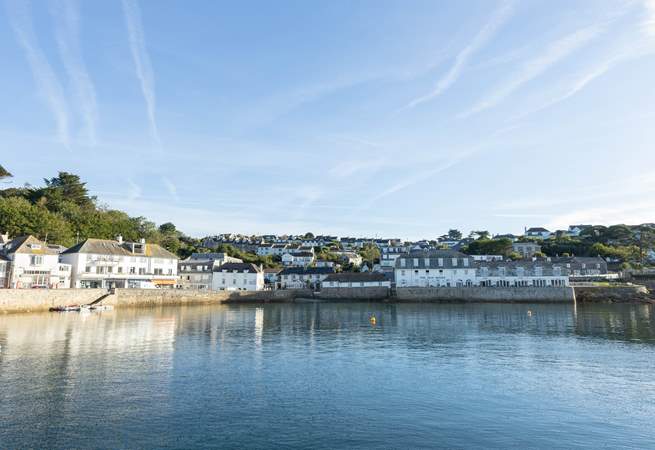 St Mawes has a range of eateries and shops with local produce.