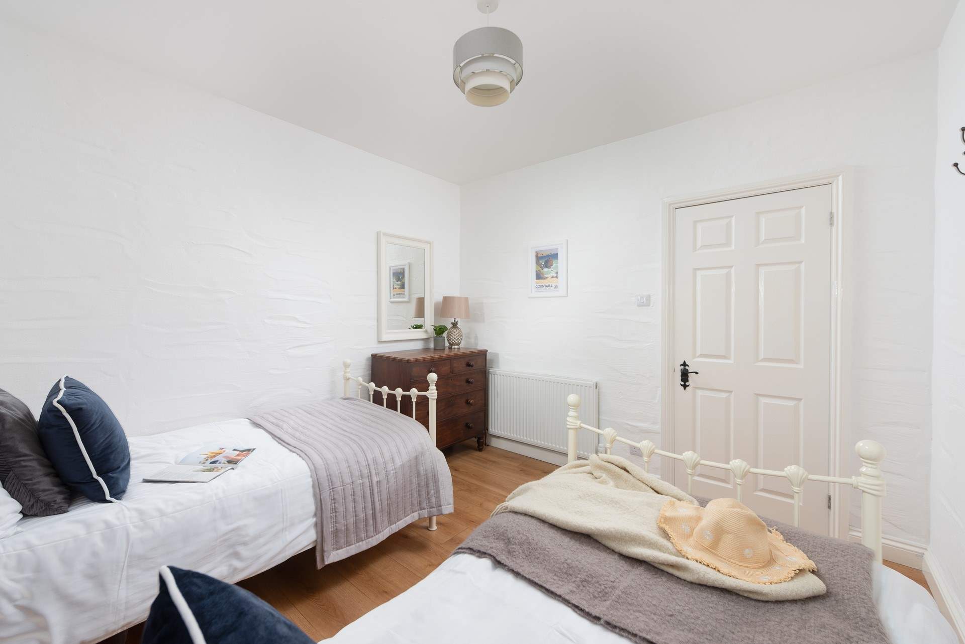 In fabulous bedroom 3 you will find another twin.