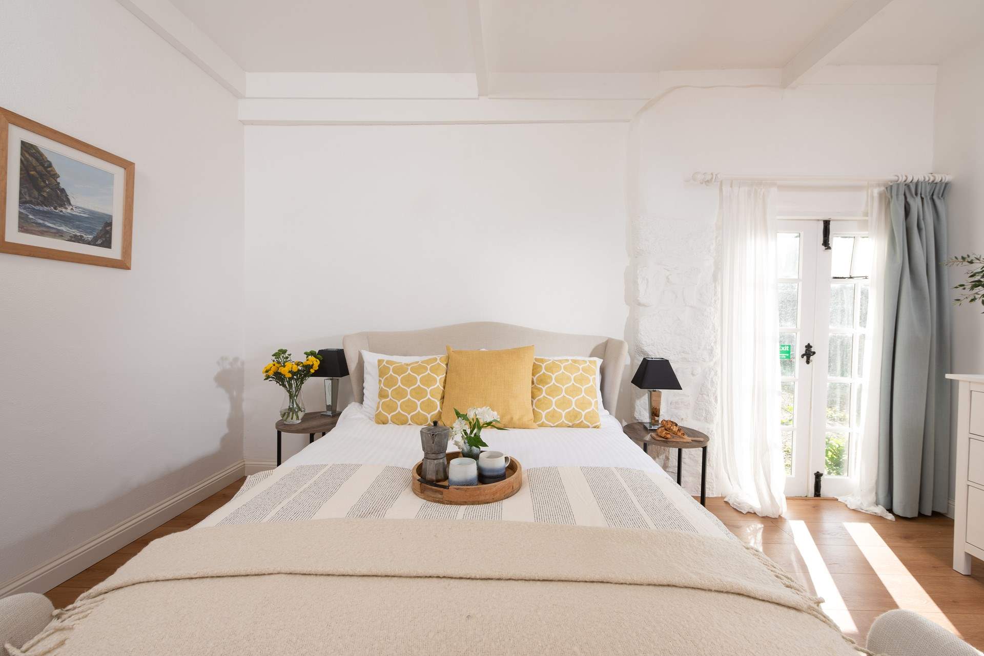 Such gorgeous interiors.