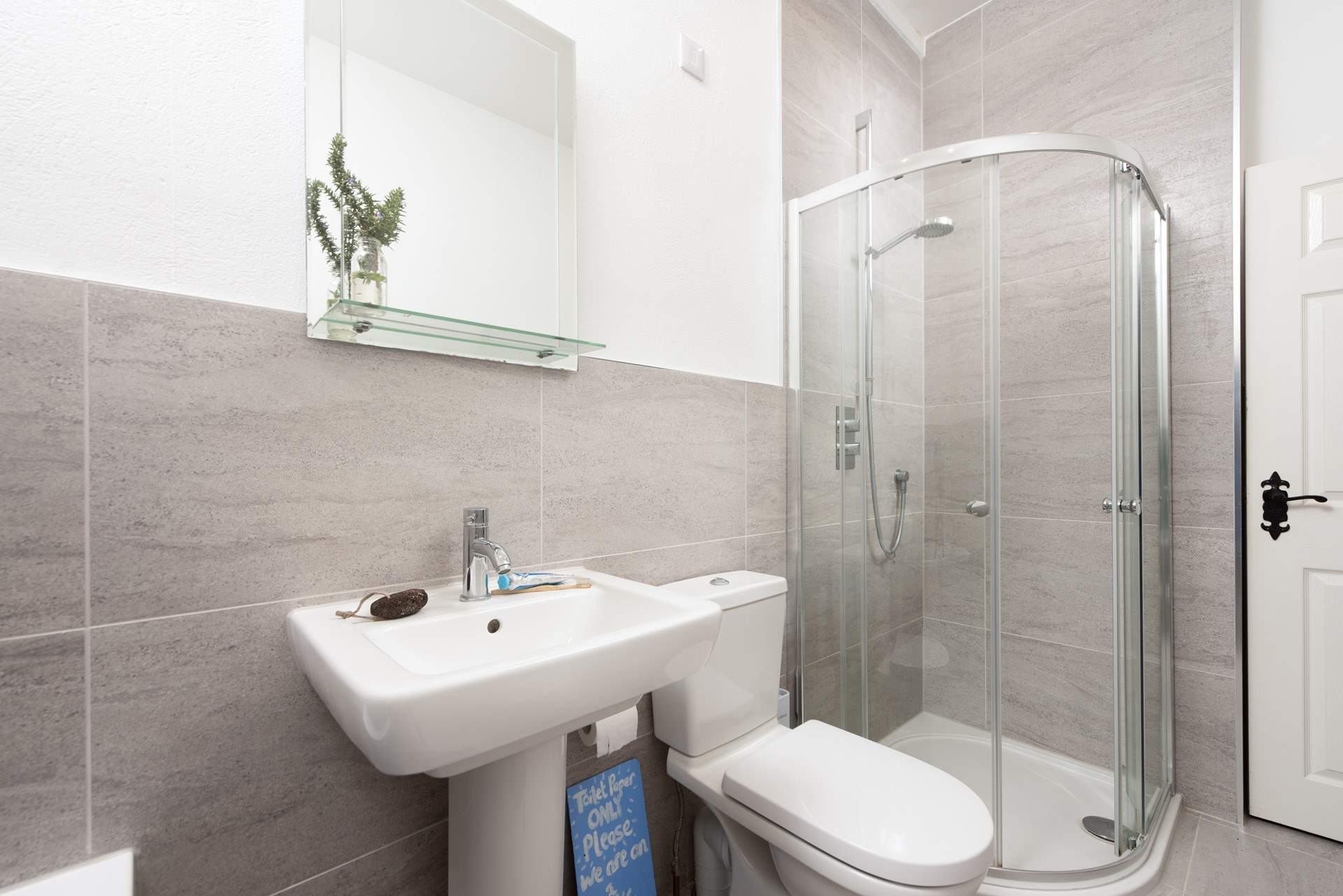 and a separate shower cubicle.