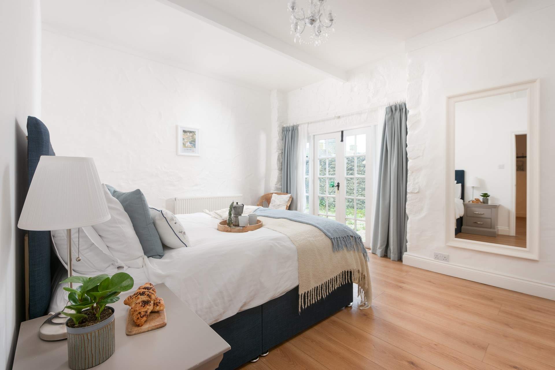 The spacious king size room.
