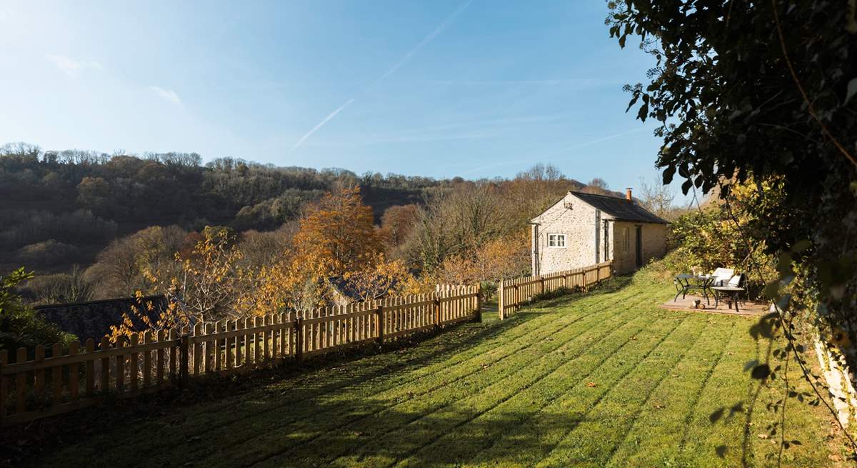 The spawling fully enclosed lawn is perfect for letting your four-legged friends let off steam.