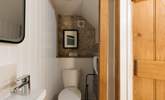 Another view of the en suite. - Thumbnail Image