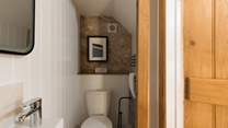 Another view of the en suite.