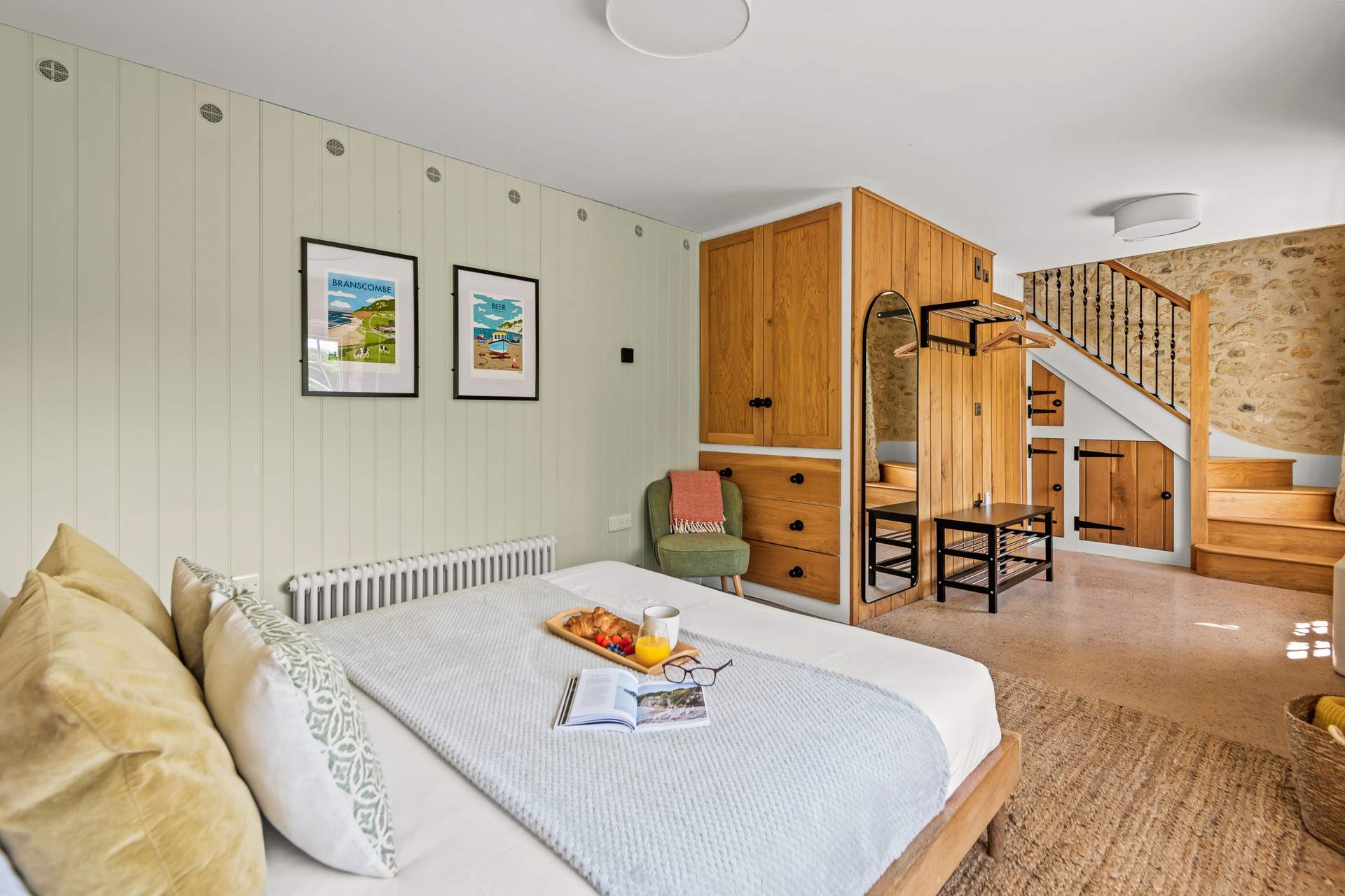 Such an inviting and spacious room. 