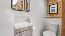 Another view of the en suite.