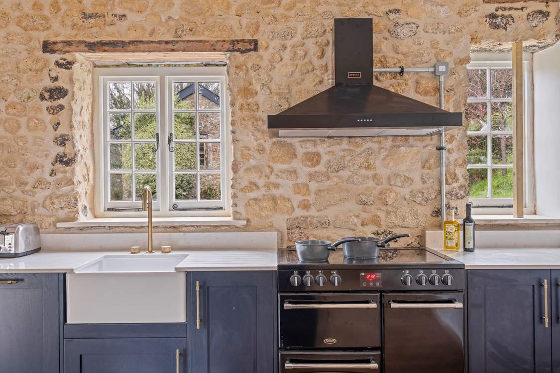 Even washing up (should you choose not to use the dishwasher) is a pleasure with these views.