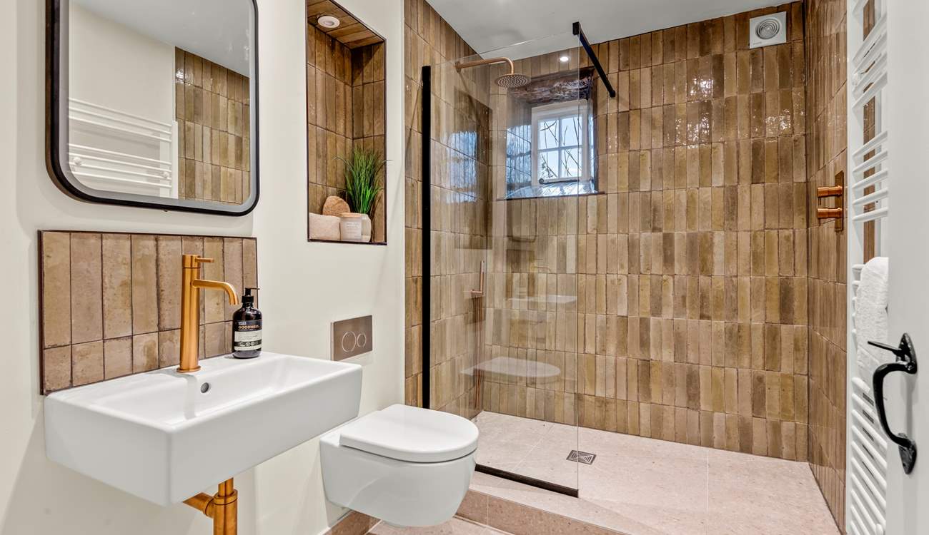 En suite to bedroom 1.