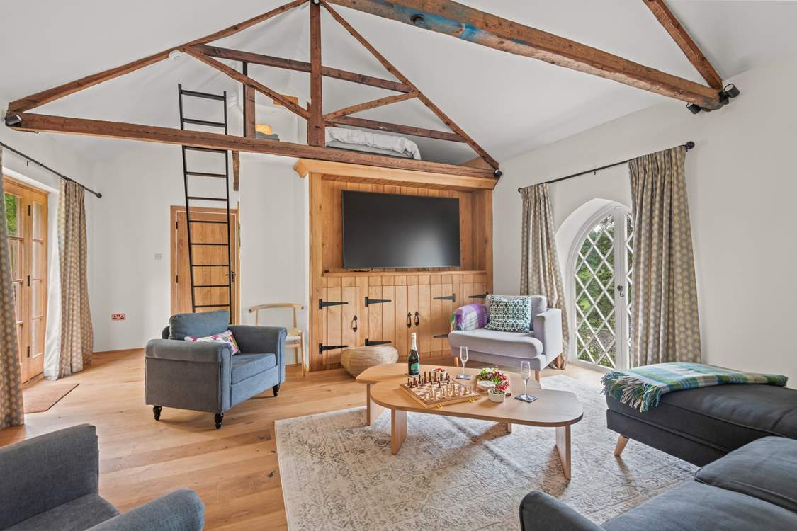 Bedroom 4 is tucked away in the living area. Please take care when climbing the ladder. Please also be aware of the sloping ceiling in the mezzanine area. This area should only be accessed by children 12 years and above, and supervised.