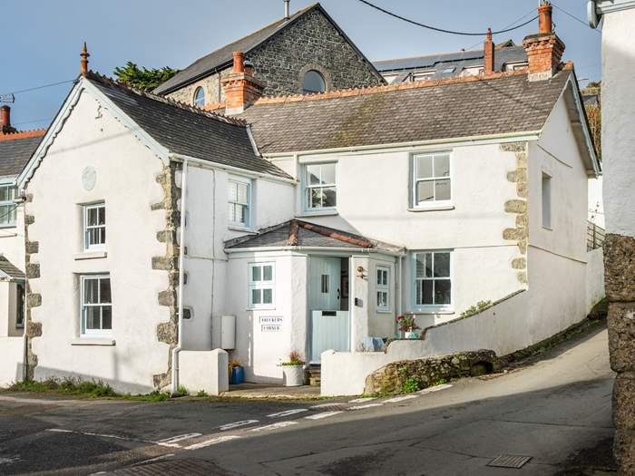 Wreckers Corner, Sleeps 4 in Porthallow