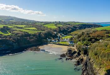 Just a few minute's stroll to the enchanting, sheltered, sandy cove at Cwm yr Eglws. Take in the captivating scenery of the surrounding area from gorgeous Penmorfa. 