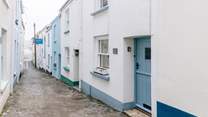 Open the door and head down to the quay within minutes! 
