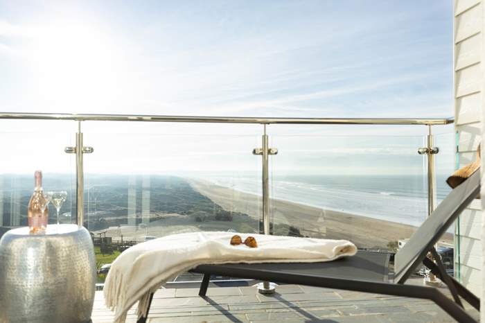 The Penthouse,Sleeps 8 + 2 cots, 2.7 miles W of Braunton