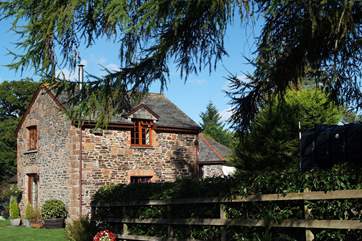 The front of this pretty cottage.