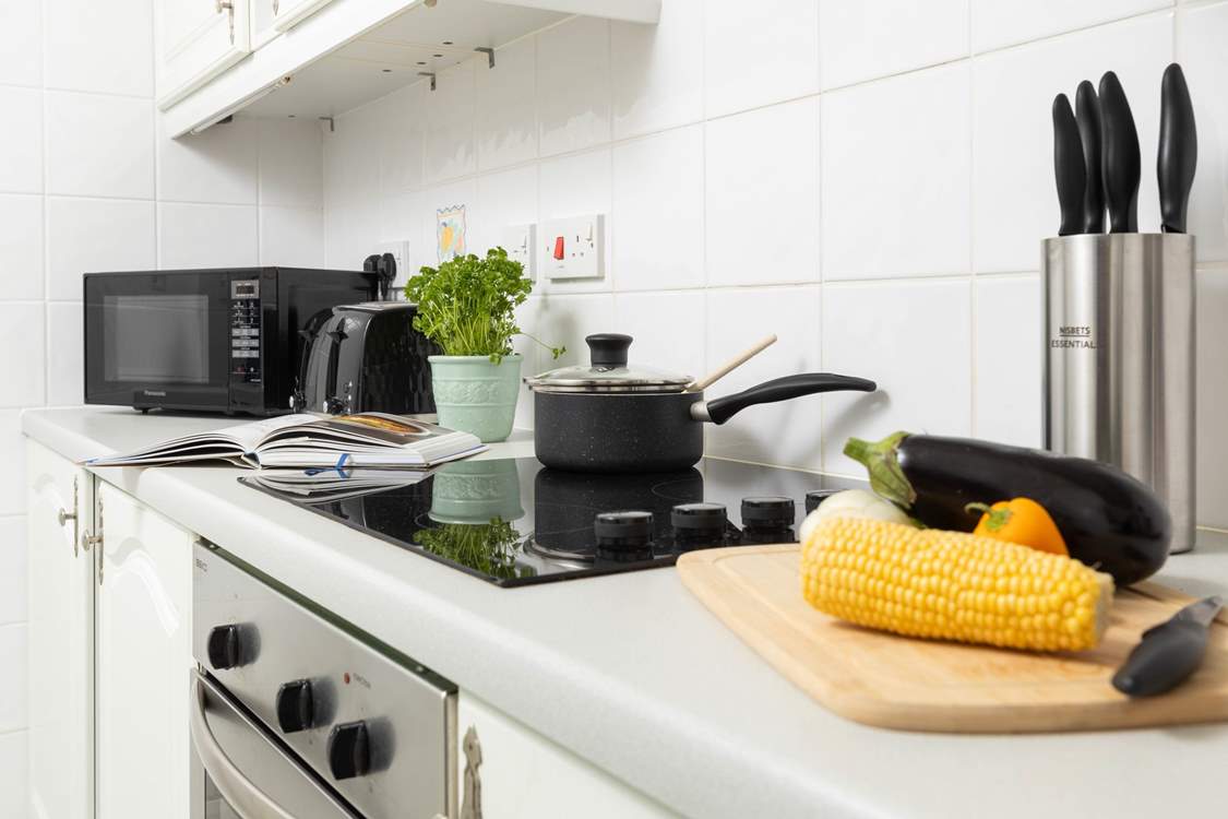 The well-equipped kitchen.