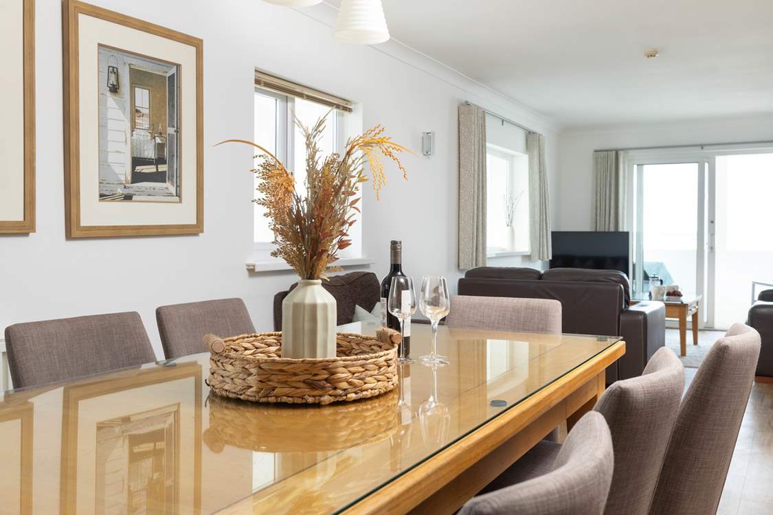 The perfect spot for the family to reminisce about their day on the beach.