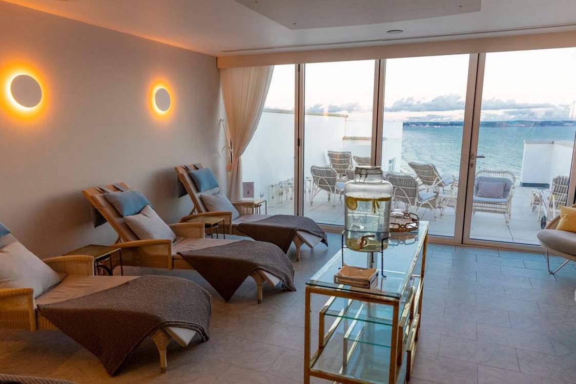 When relaxation meets the sea.