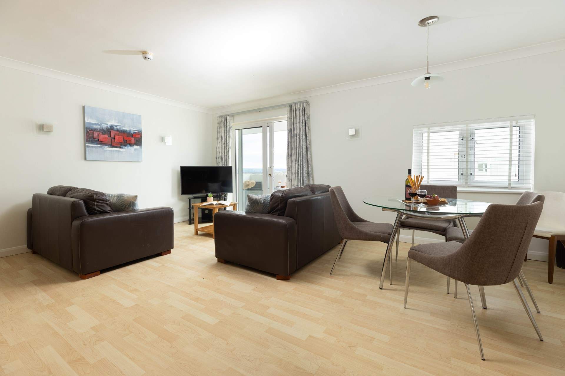 Enjoy a pre-dinner glass of wine before heading out for an evening meal.