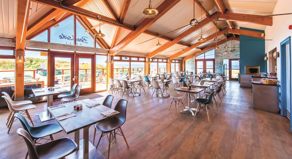 Head to the Beachside Grill or maybe the hotel bar for a drink - the choice is yours.