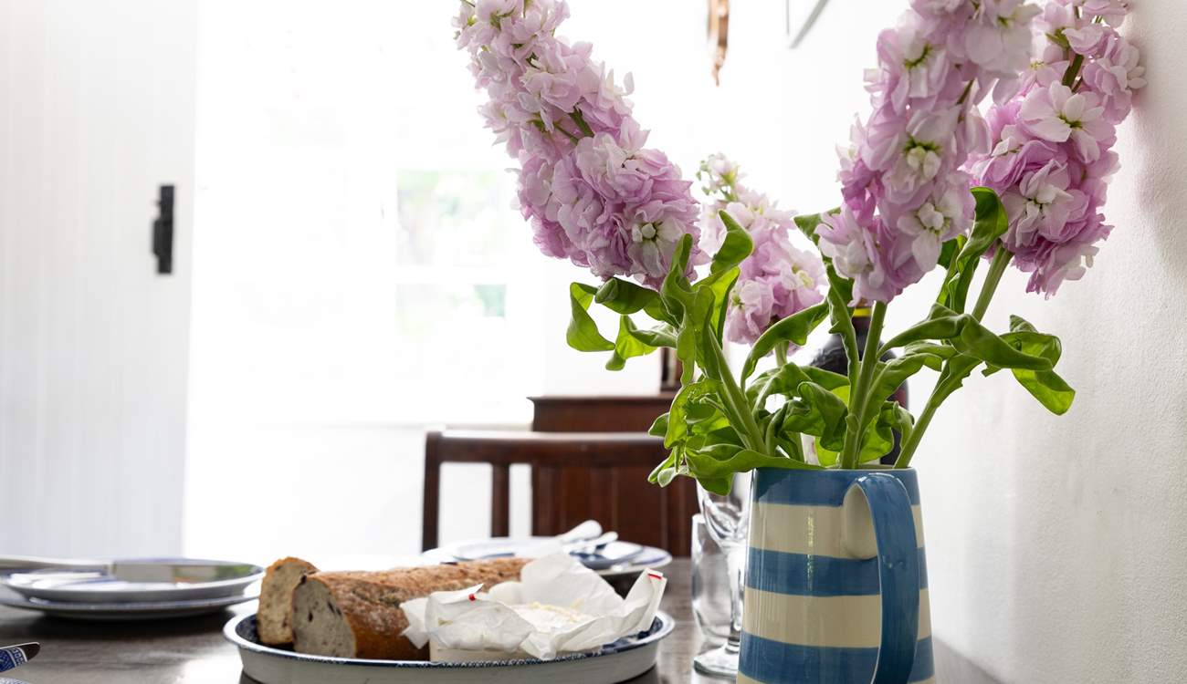 Time to relax into the holiday vibes with good food and good company. 