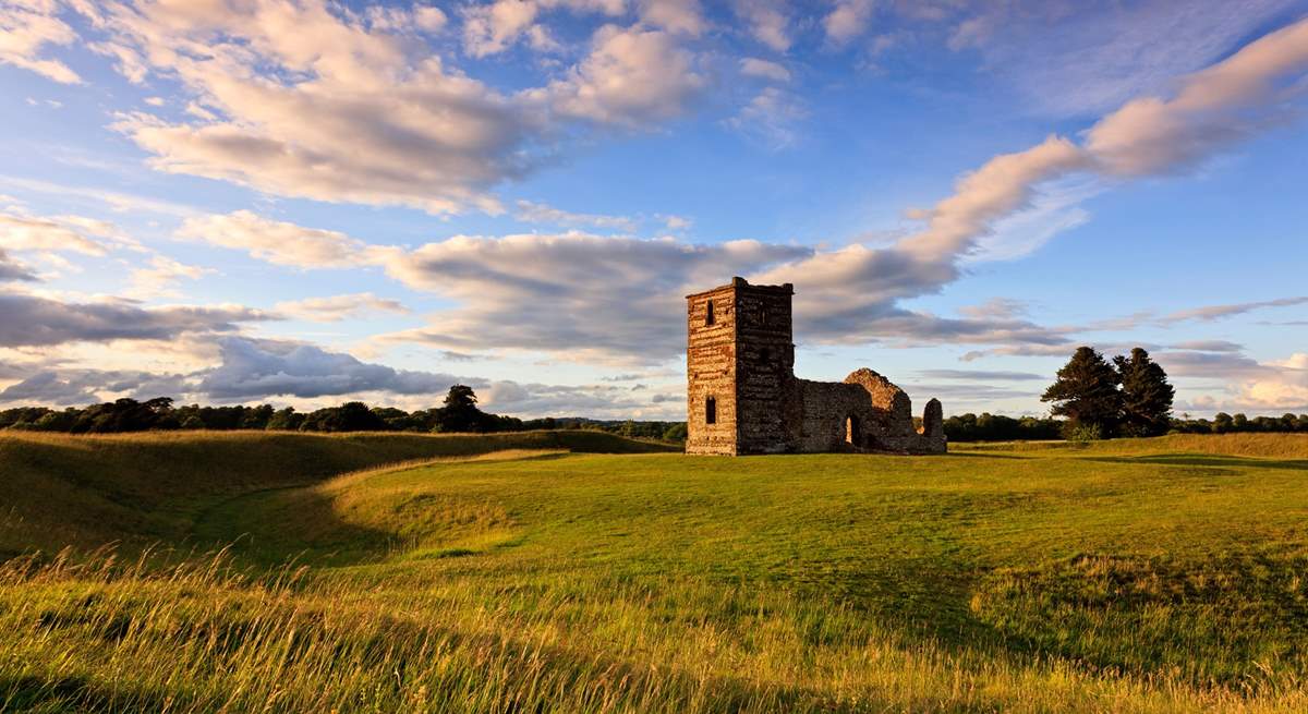 Knowlton Church is a Norman church built within a neolithic henge and The Old Dairy sits on the southern fringes.