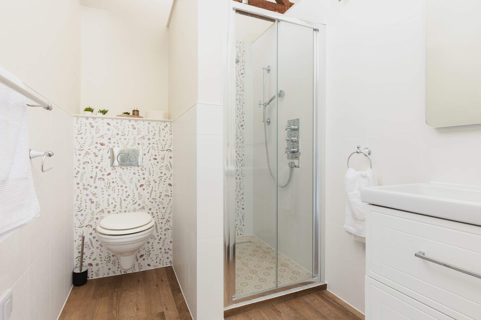 Both bedrooms have their own en suites.