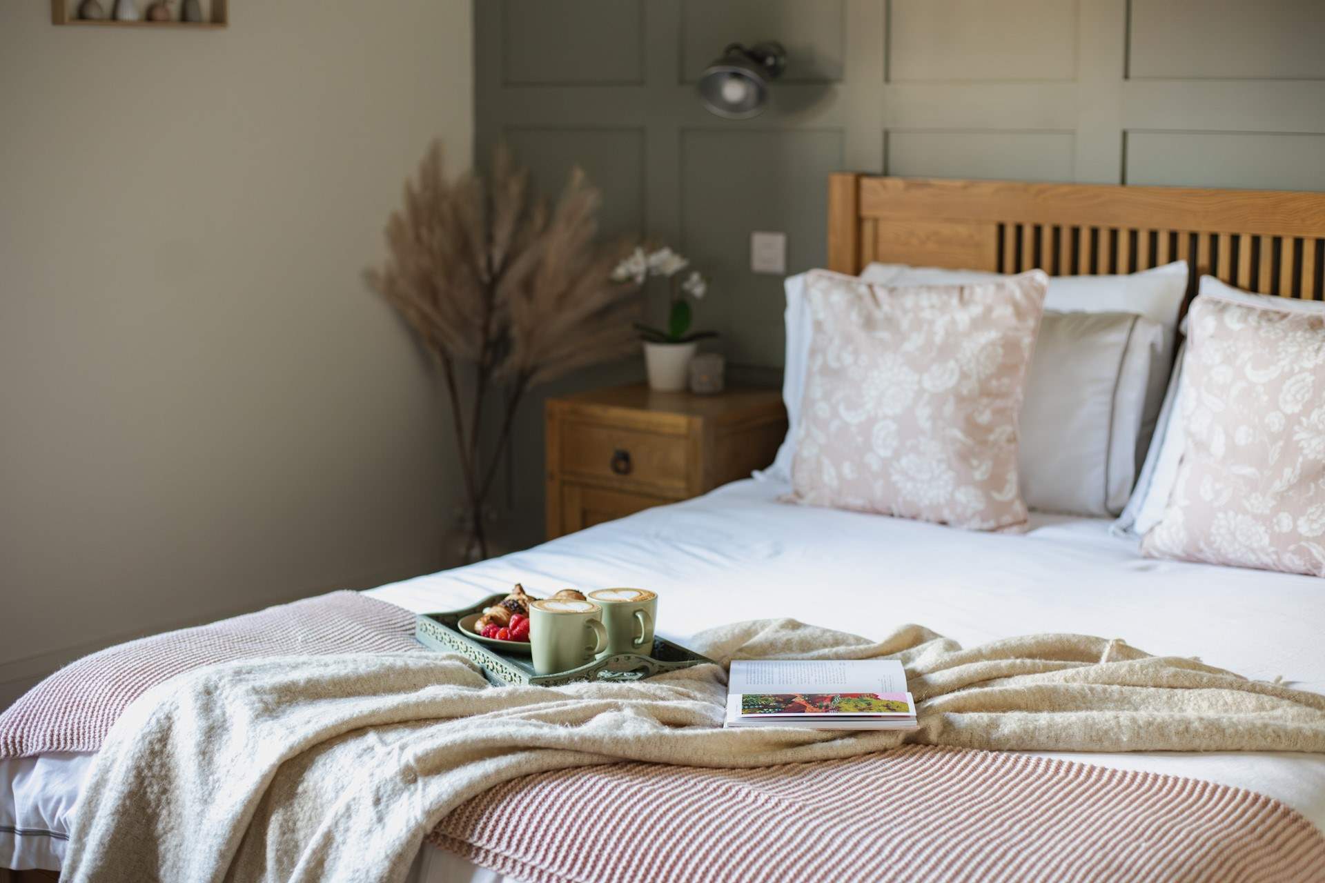 Breakfast in bed... yes please.