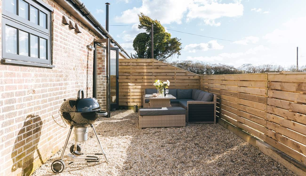 Al fresco dining awaits.