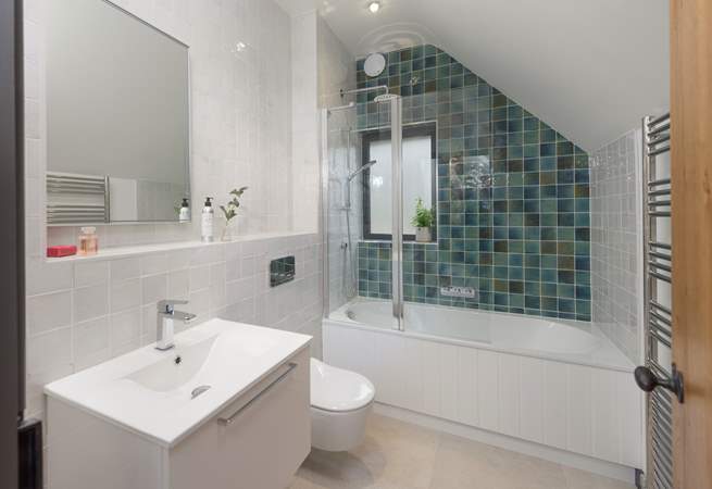 The stylish bathroom.