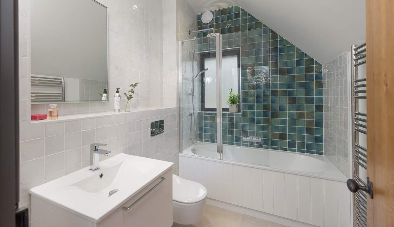 The stylish bathroom.