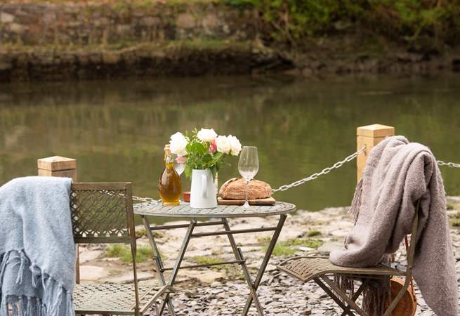 A quiet spot, perfect for watching little egrets, cormorants, herons or even kingfishers.
