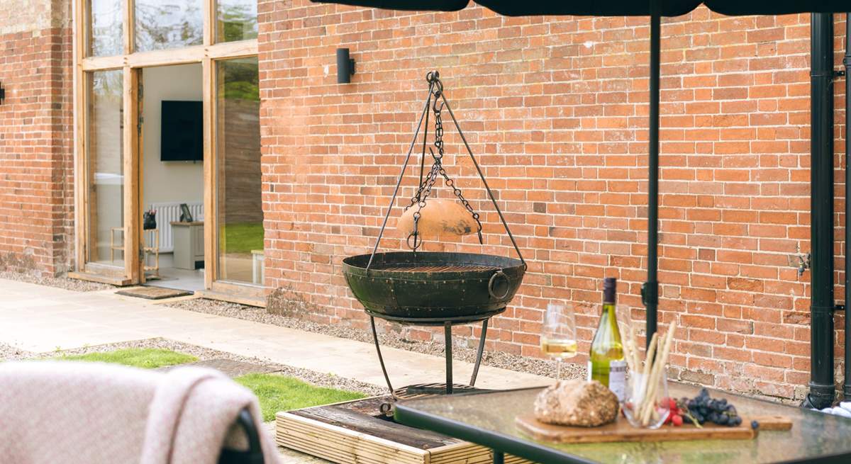 Enjoy a barbecue or use the barbecue as a fire-pit.