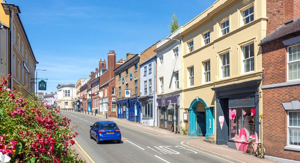 Lutterworth town features charming independent shops, traditional pubs and cafes.