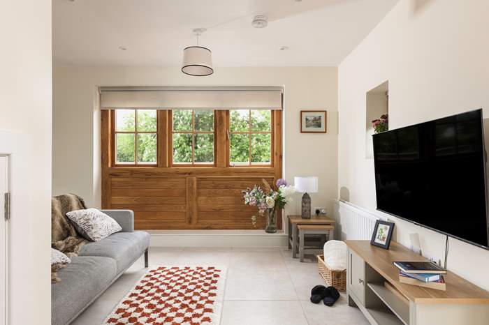 Fisherman's Den is a 2 bedroom, dog friendly self catering cottage near Lutterworth.