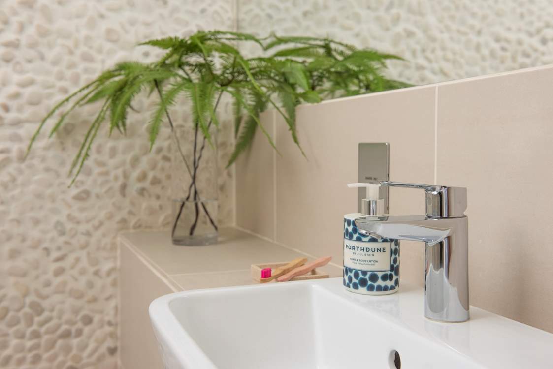 The modern shower-room.