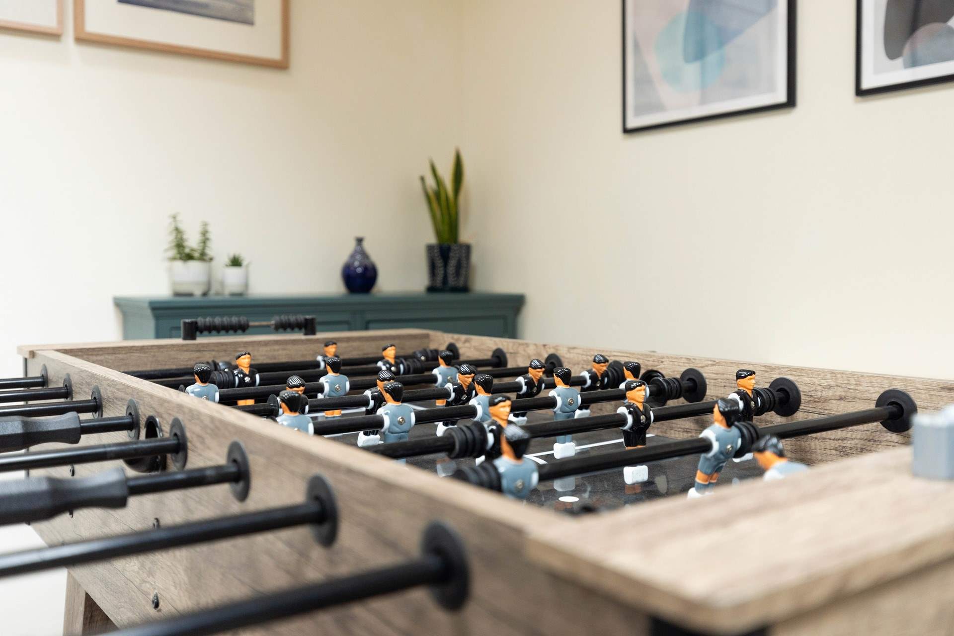 Choose your team and let the competition begin! 