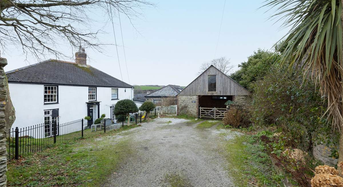 Frogmore Barn is located beyond Frogmore House in the middle of the photo.