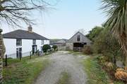 Frogmore Barn is located beyond Frogmore House in the middle of the photo.