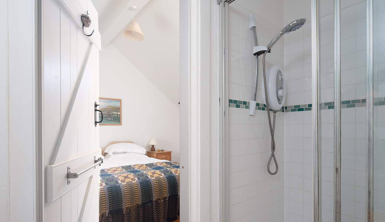 Two handy en suite bedrooms and a family bathroom. 