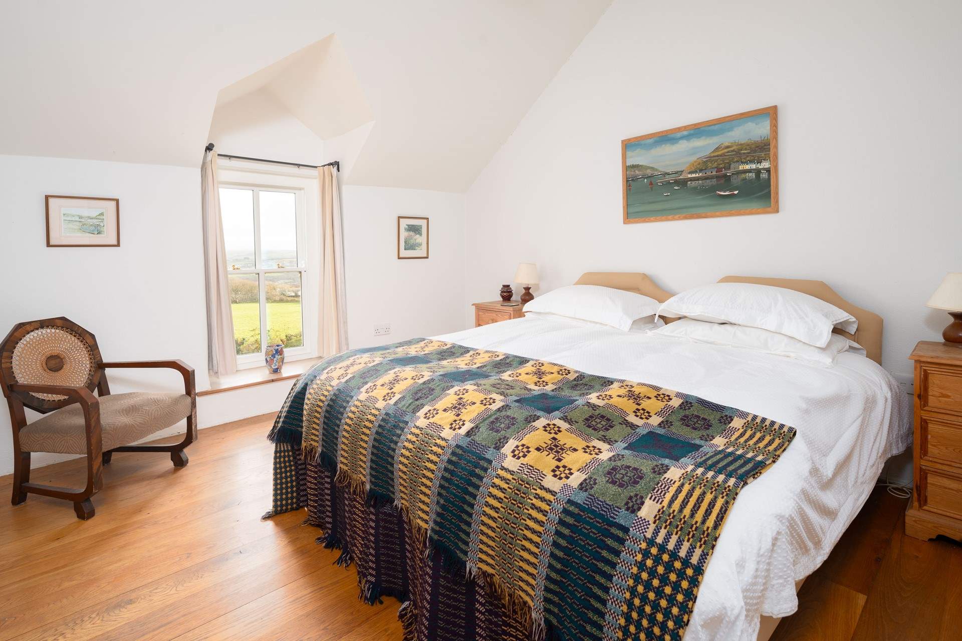 With its own staircase the super-king en suite room (can also be made up as a twin room, please let us know when booking).