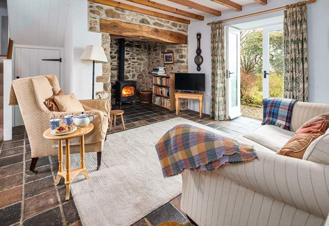 Embrace the warmth of the snug in the winter months or cooling summer breeze on sunny days. 